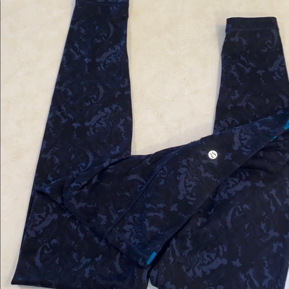 Woman’s LululemonYoga pants Size 10